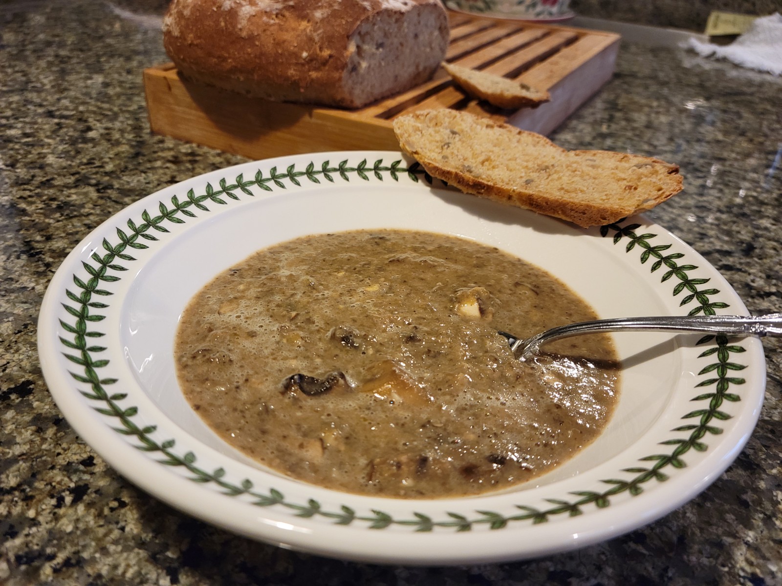 Image: Mushroom soup with bread